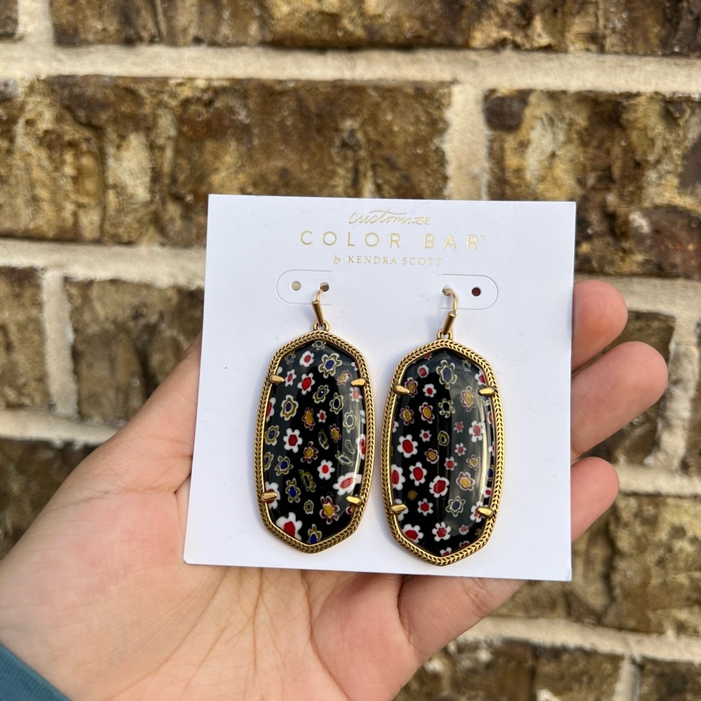 NWT Kendra Scott Danielle Earrings